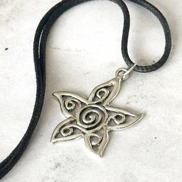 5 For $25💫Alternative Groovy Silver Star Pendant Necklace - Picture 3 of 5